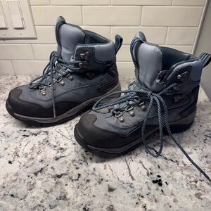 LL Bean Women Gortex Waterproof Hiking Boots, Size 7-1/2 Wide, Blue
